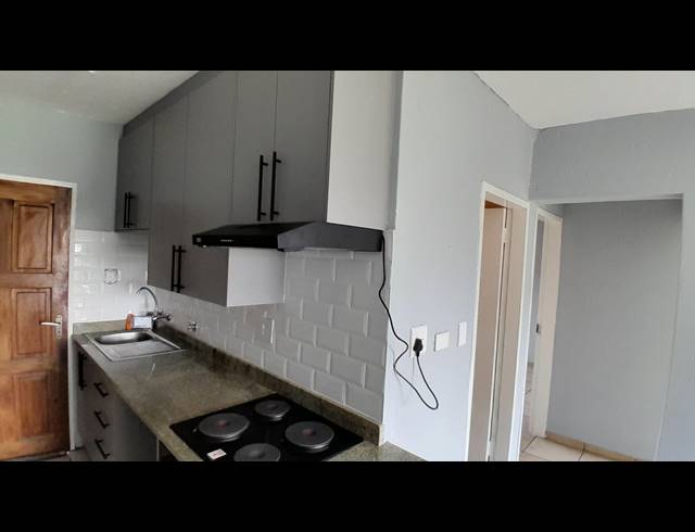 2 BEDROOM APARTMENT FOR SALE IN KEMPTON PARK CENTRAL
